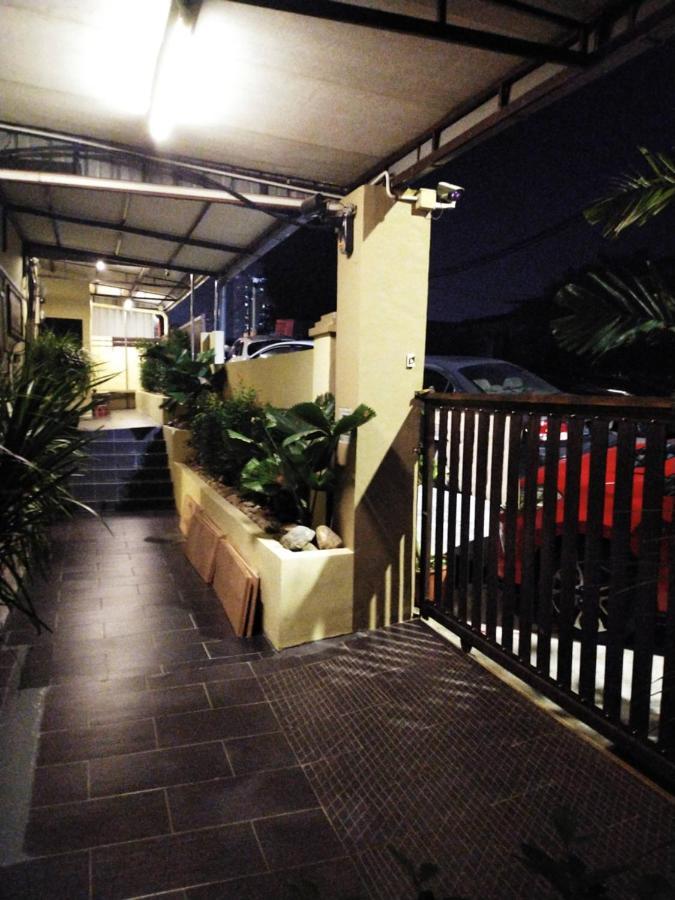 Check Inn Johor Bahru Dış mekan fotoğraf