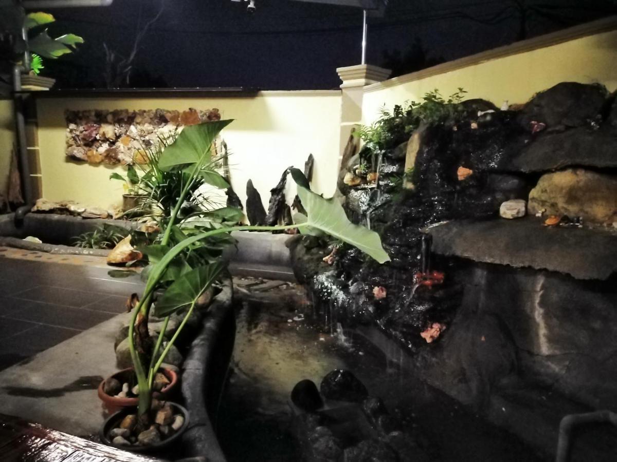 Check Inn Johor Bahru Dış mekan fotoğraf