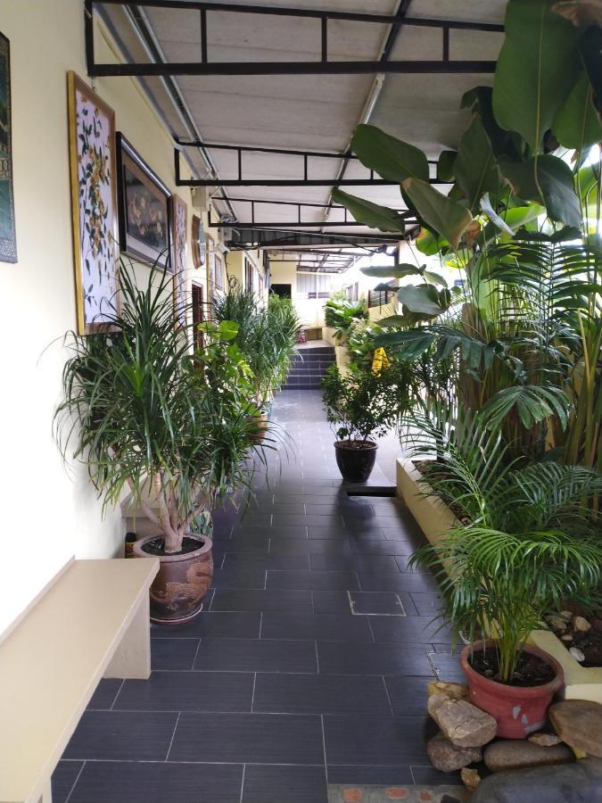 Check Inn Johor Bahru Dış mekan fotoğraf